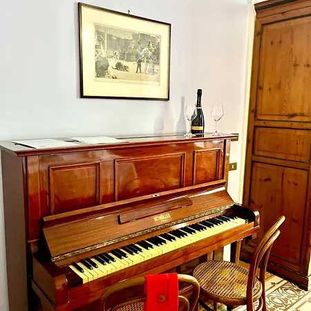 Conservatorio 16 Scarlatti Matrimoniale Con Bagno Privato Nel Centro Storico בית אירוח נאפולי